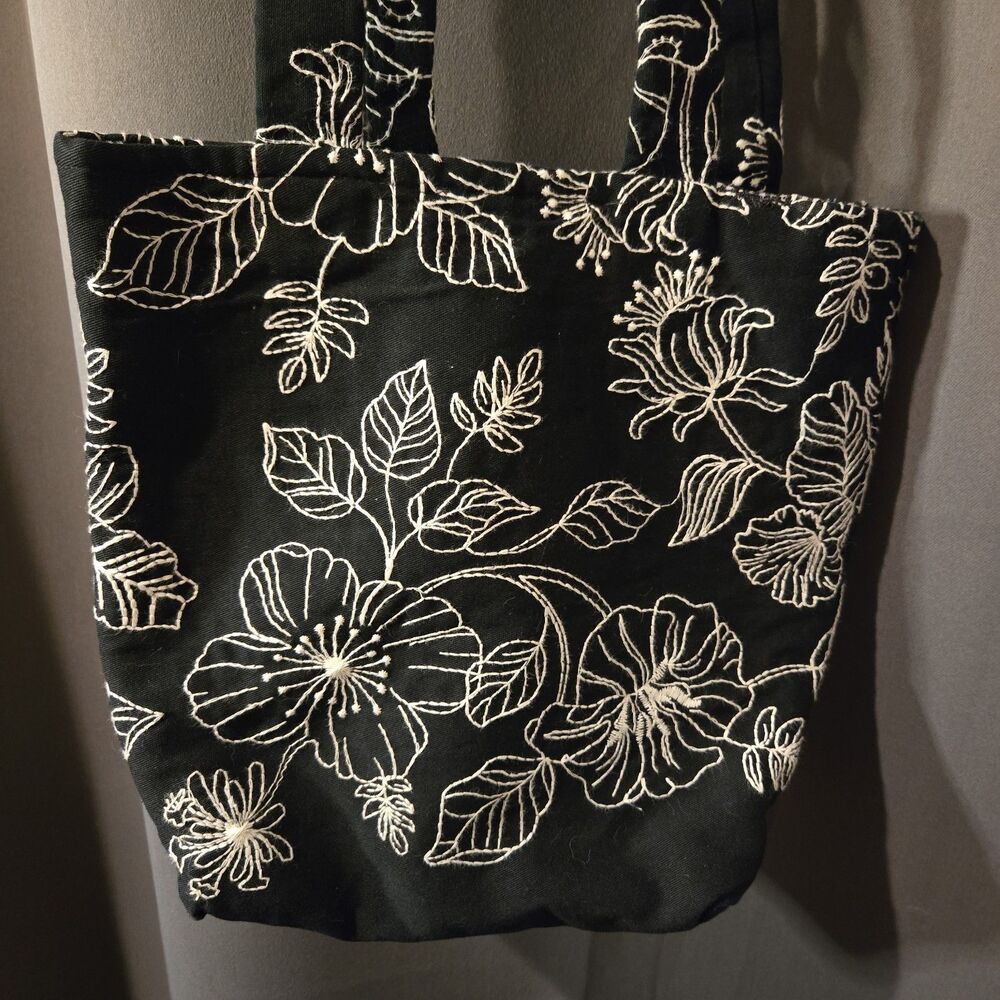 Black & White Floral Purse Bag Tote, 15" Handles, 11" X 9"